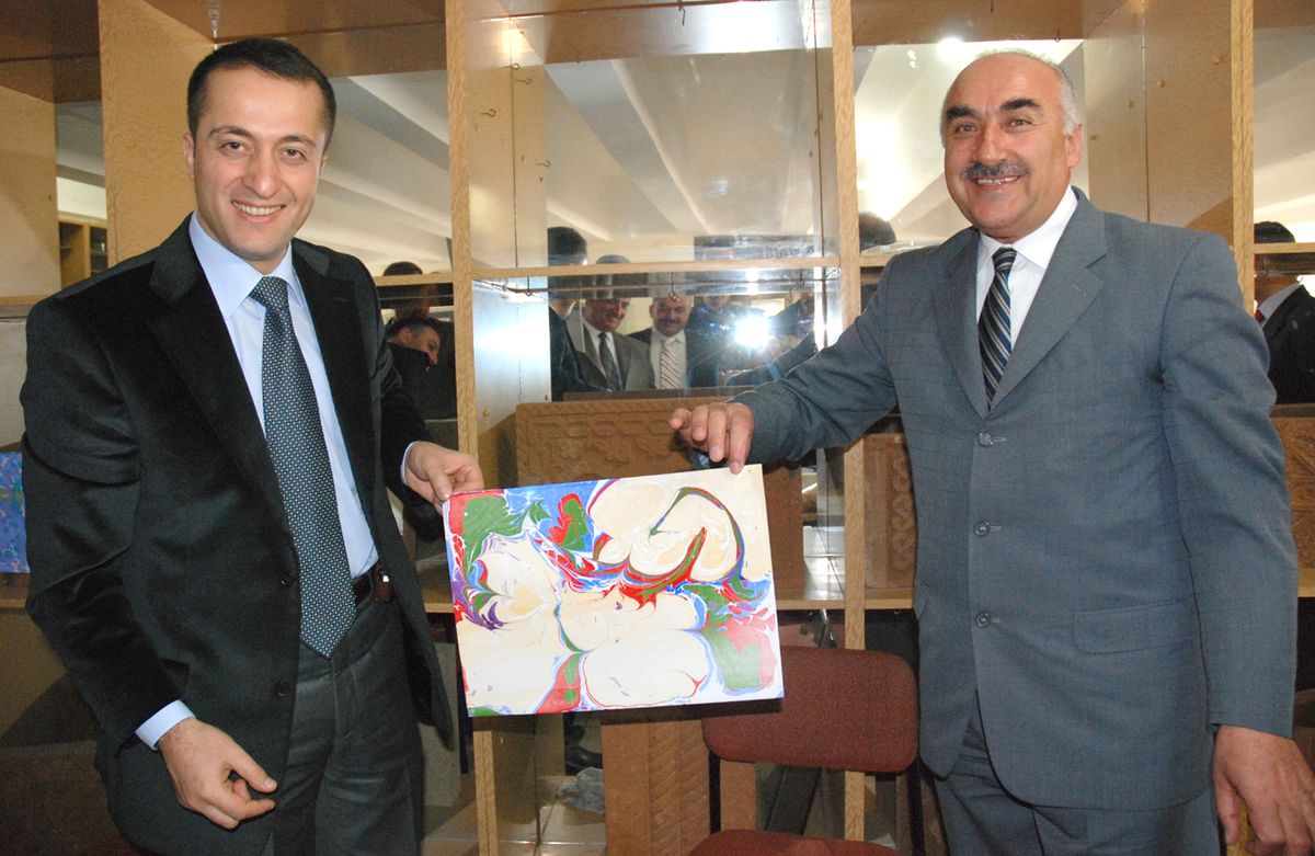 Protokol Üyelerinin Ebru Heyecanı