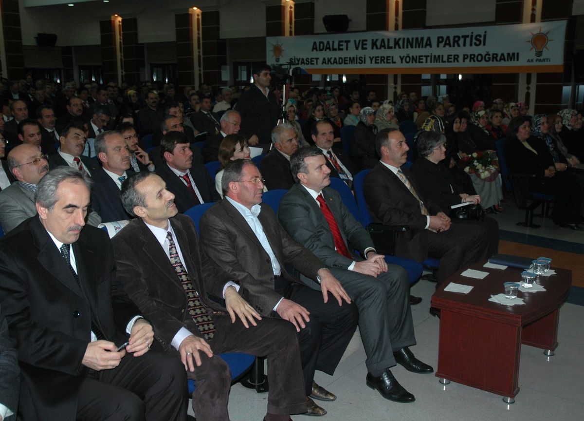Siyaset Akademisi Yerel Yönetimler Programı