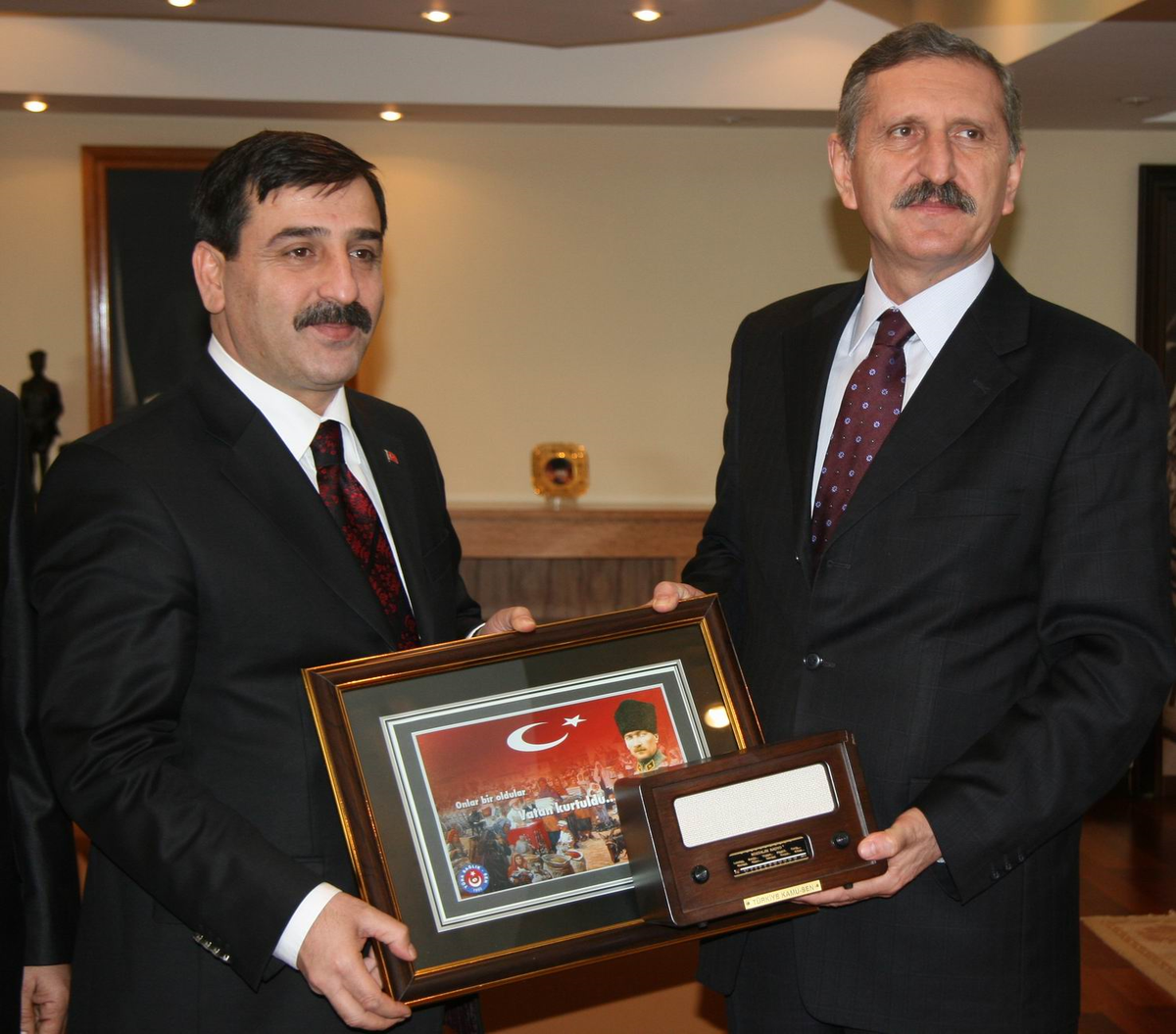 Türk Sağlık-sen Genel Başkanı Kahveci, Vali Sözer'i Ziyaret Etti