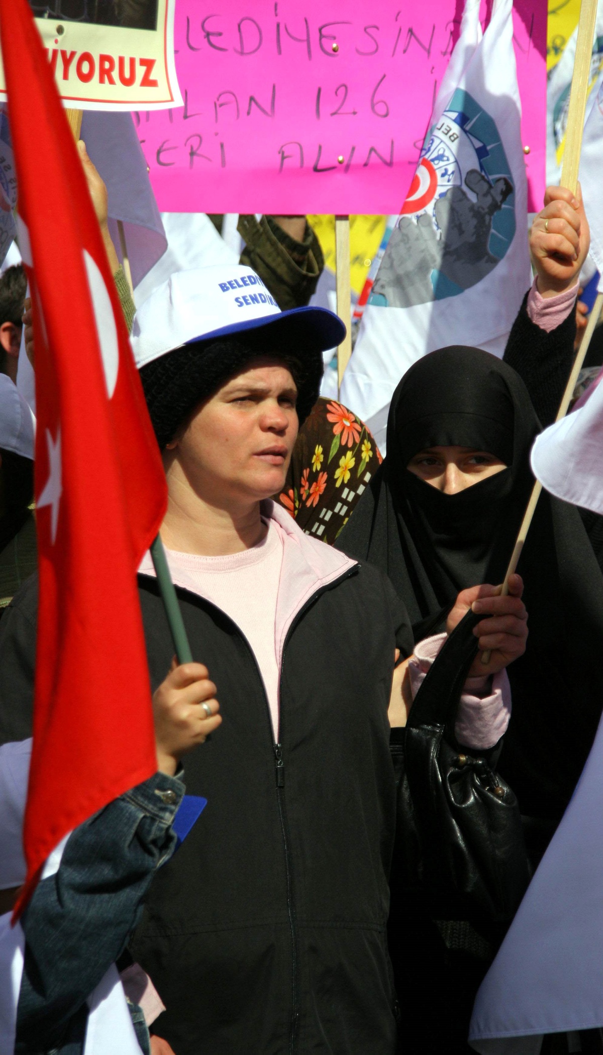 İş Akitleri Feshedilen İşçilere Destek Mitingi