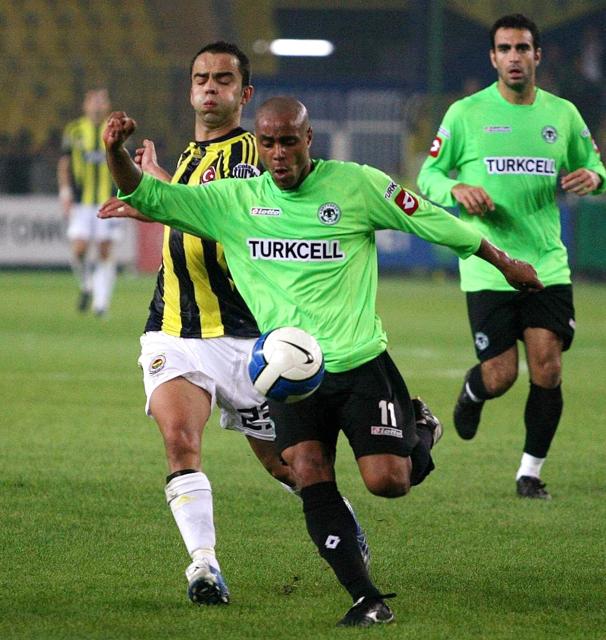 Konyaspor ile Fenerbahçe 19. Randevuya Çıkıyor