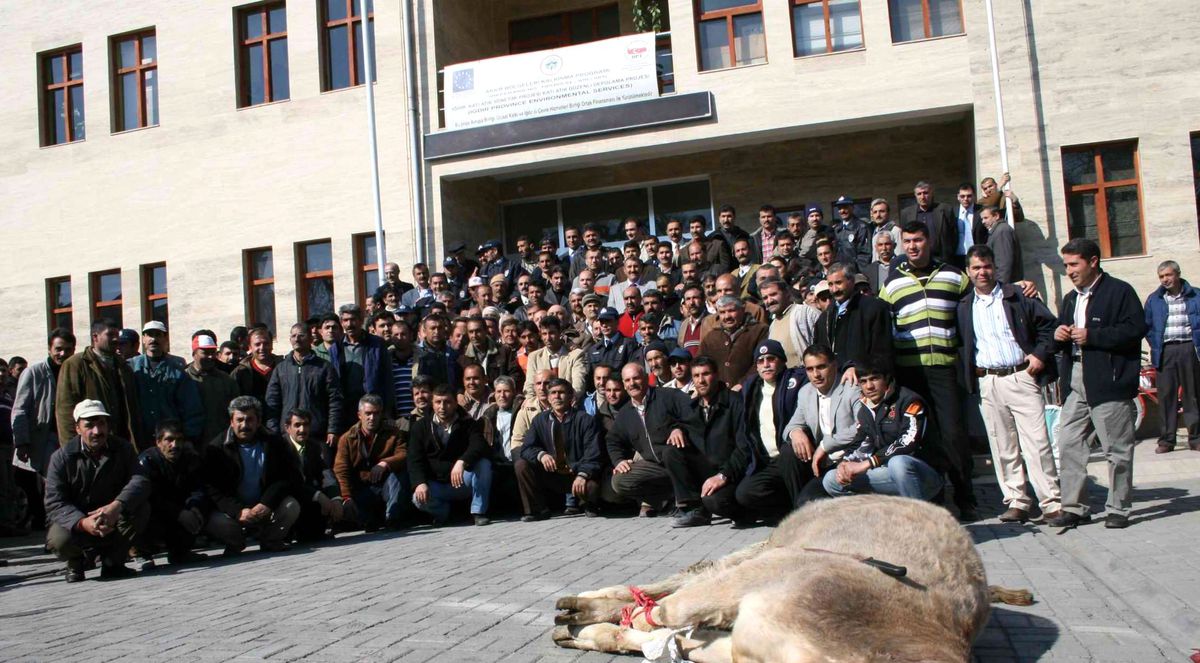 Kadro Alan İşçiler, Kurban Keserek Belediye Başkanı'na Teşekkür Etti