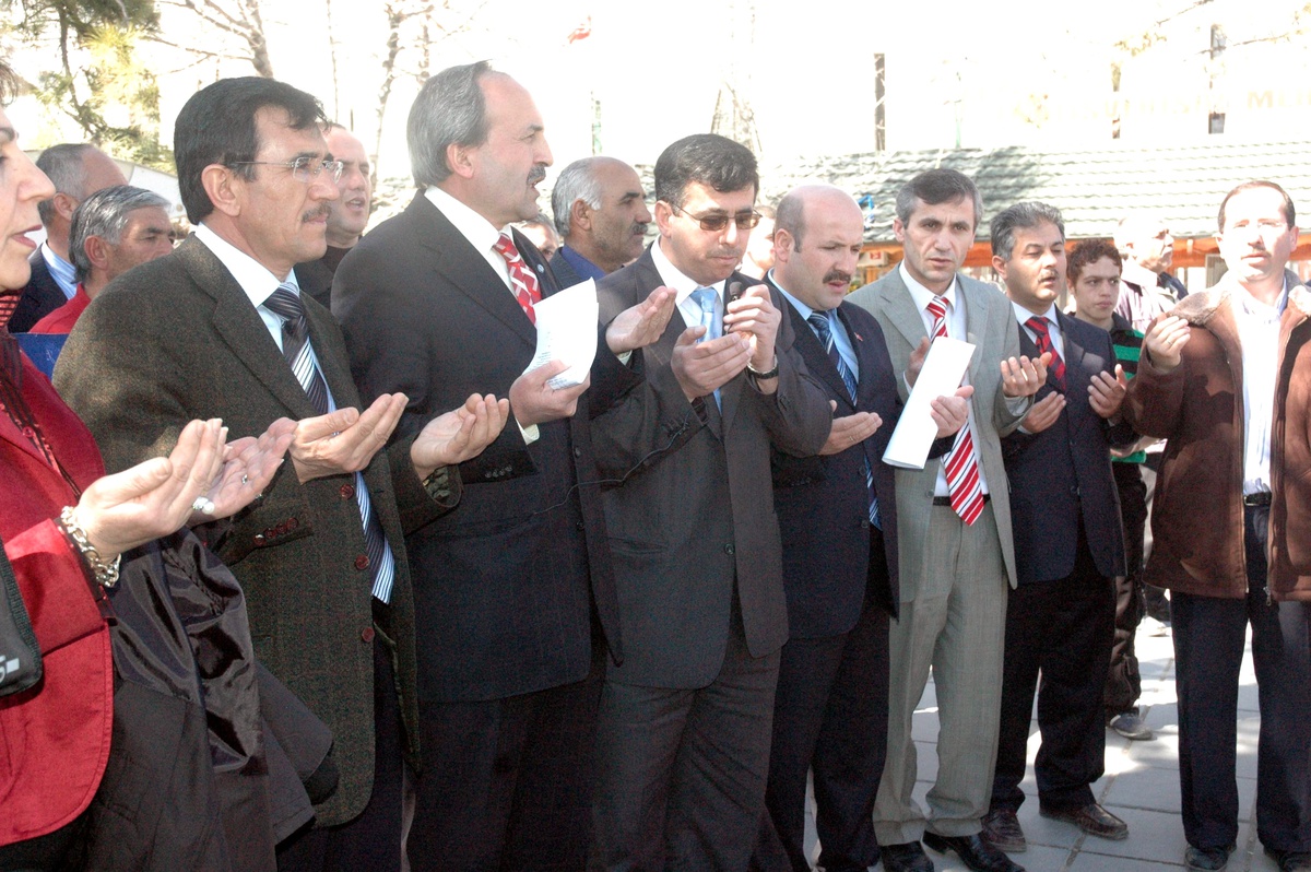 Kayseri\'de Eğitim Bir-sen\'den Basın Açıklaması