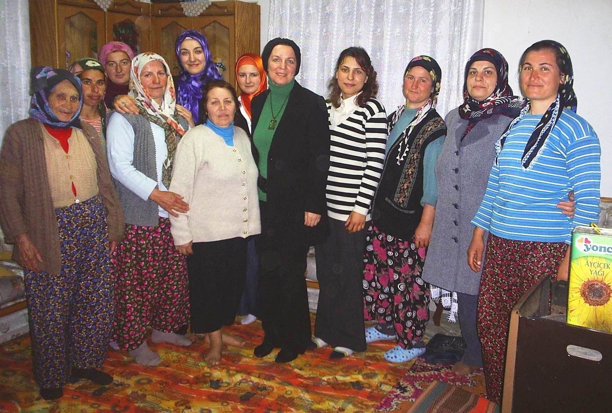 AK Parti Salihli'de 7 Bin 300 Üyeye Ulaştı
