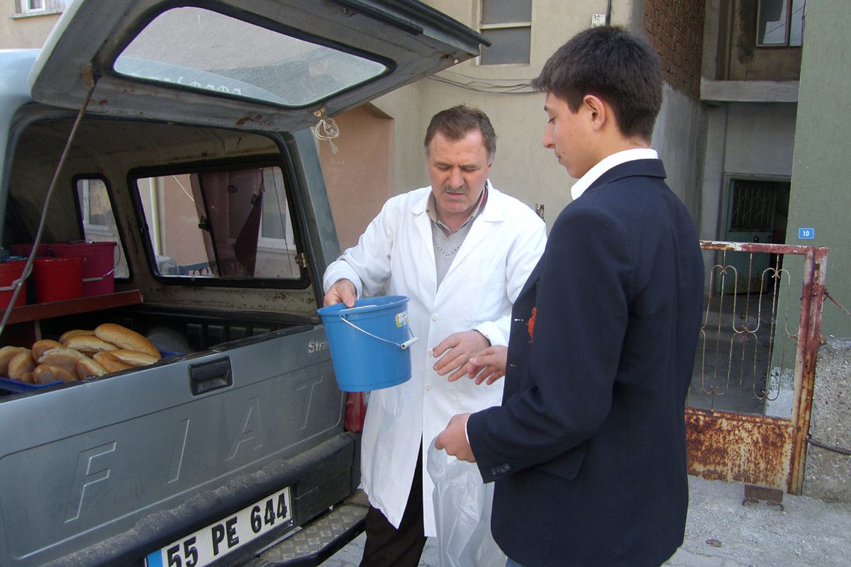 Öğrenci Evlerine Sıcak Yemek Servisi