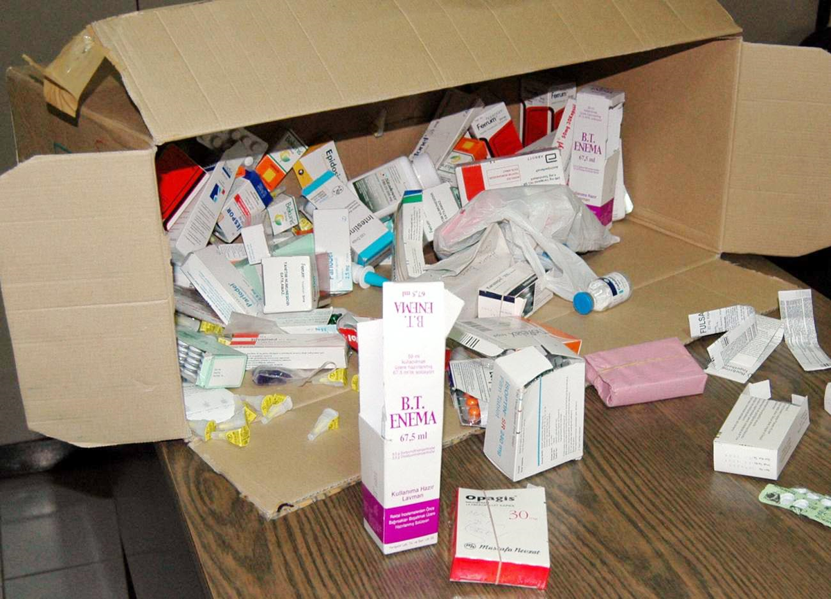 Orhaneli'de Eczane Operasyonu