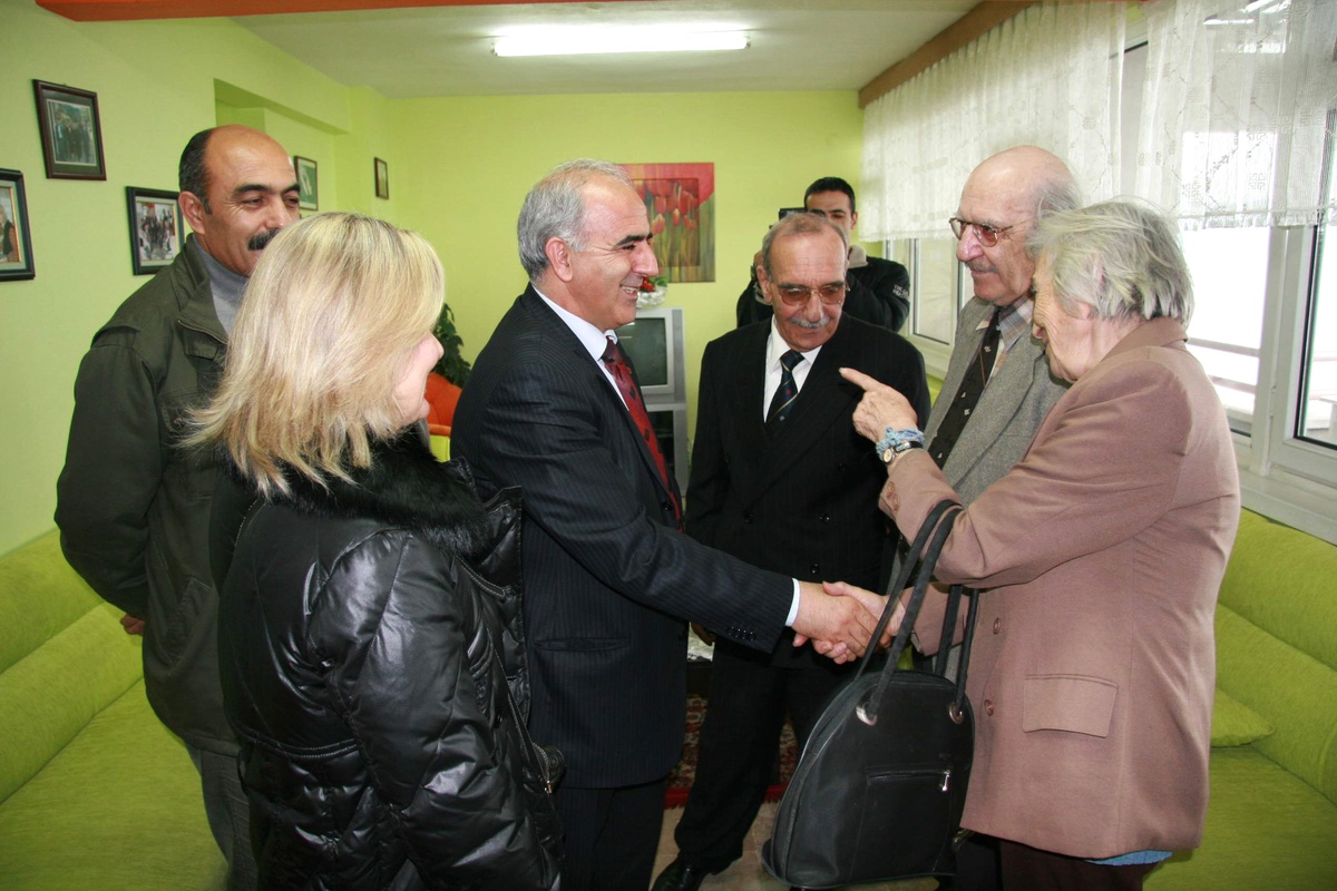 CHP'den Huzurevi Sakinlerine Ziyaret
