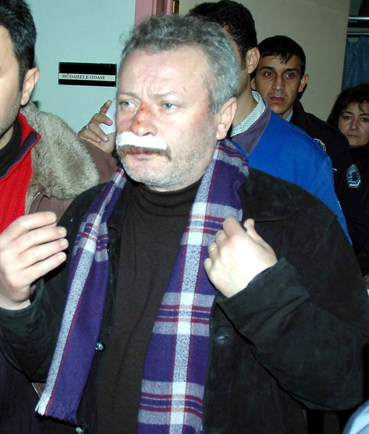 Emekli Polisin Parasını ve Silahını Gasp Eden 2 Sanığa 26 Yıl Hapis
