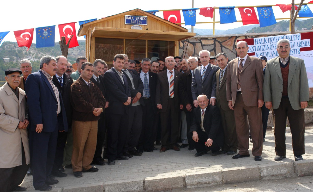 Kütahya'da 'Halk Ekmek Büfeleri' Projesi Uygulamaya Konuldu