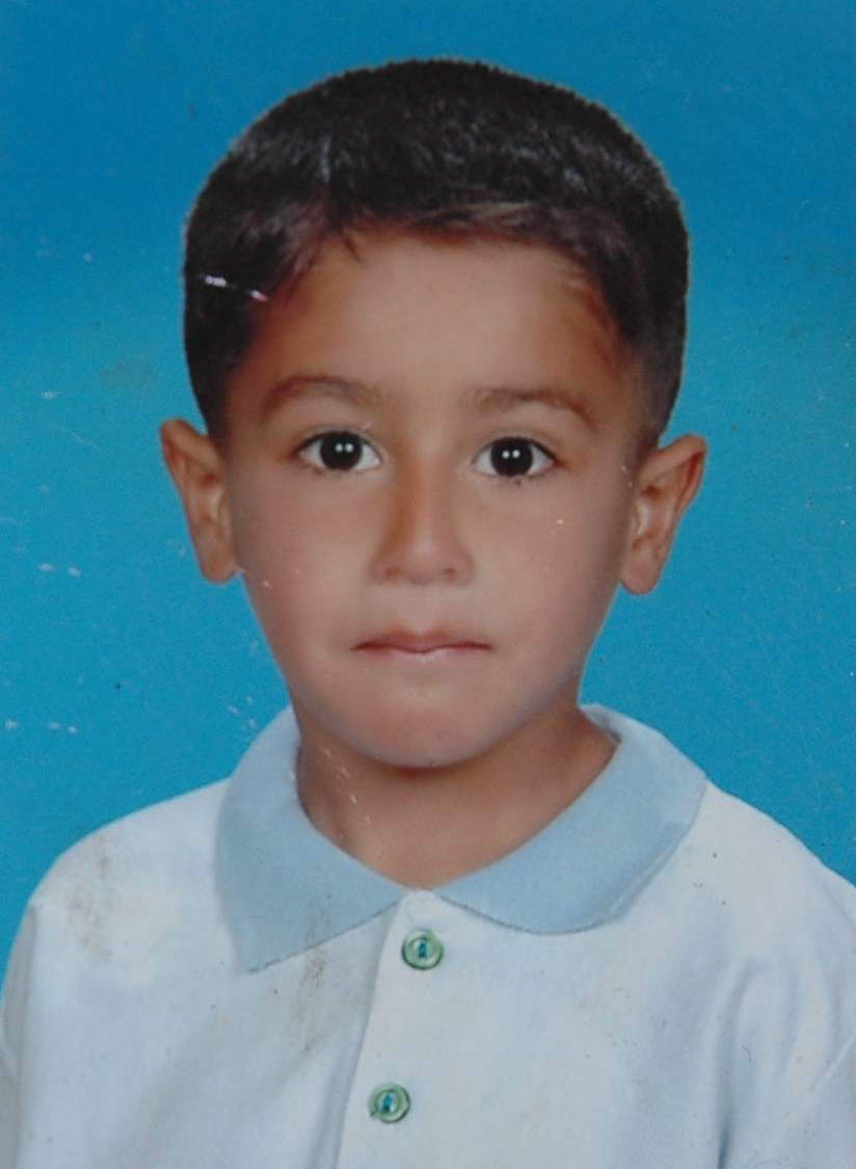 Üst Geçitten Düşüp Üzerinden Otomobil Geçen Çocuk Öldü