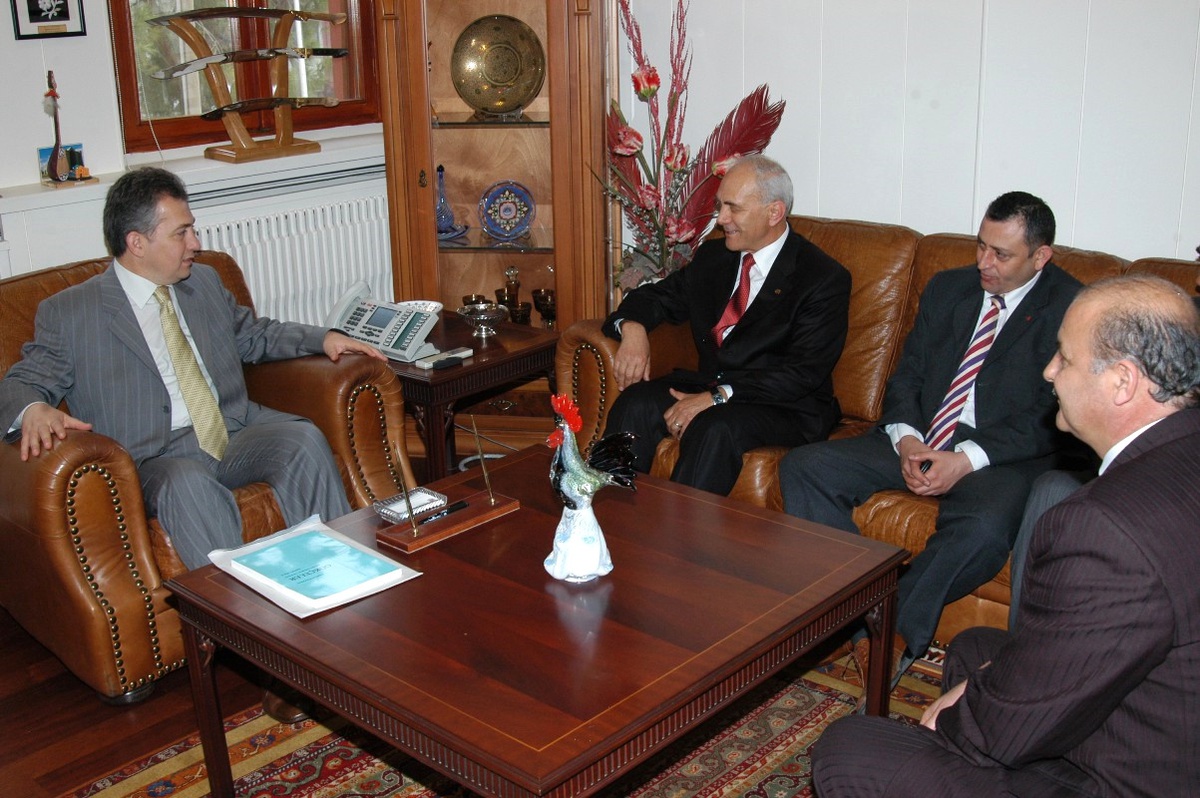 CHP İl ve Merkez İlçe Yönetiminden Vali Canpolat'a Ziyaret