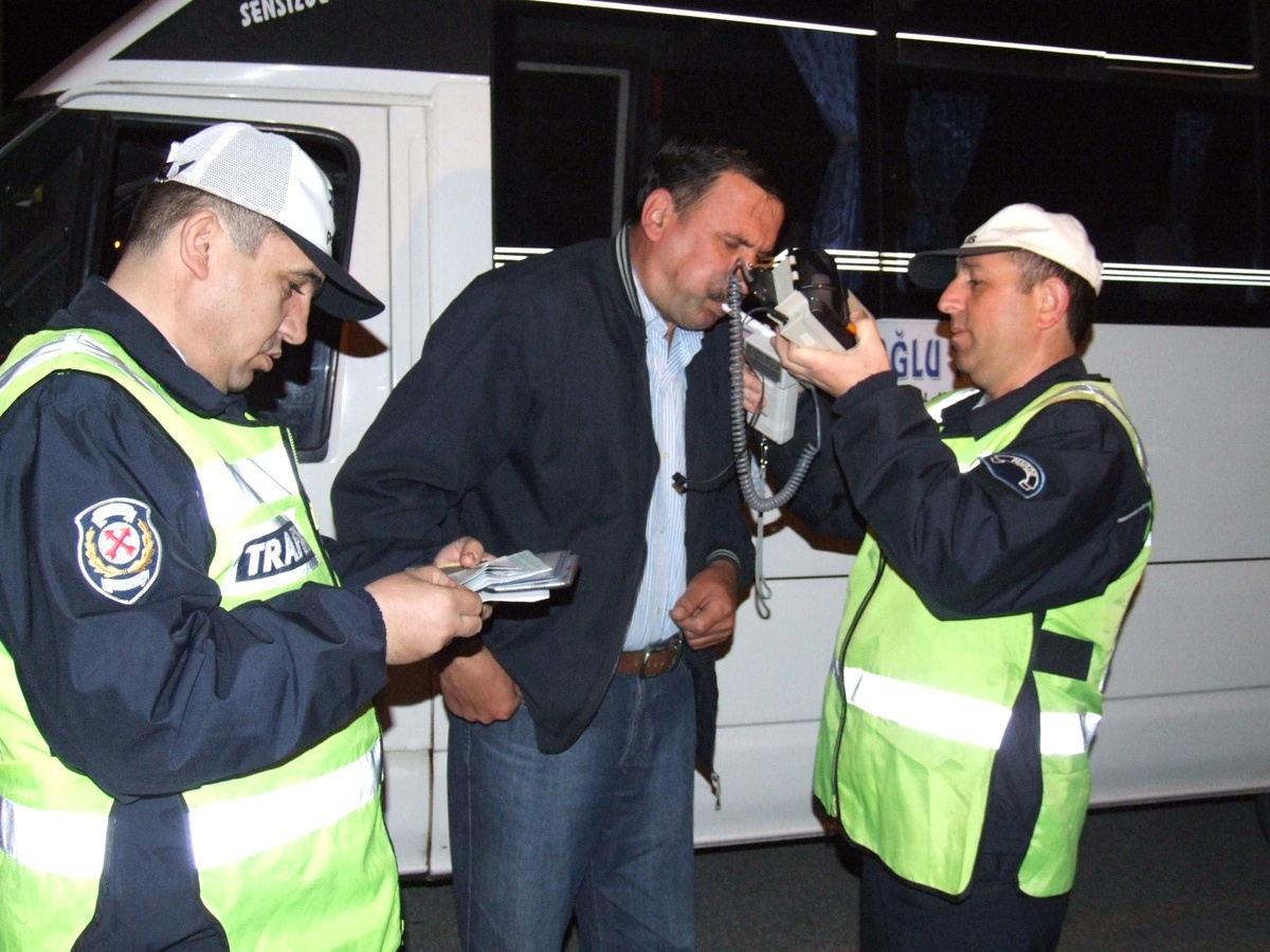 Niğde Polisinden Huzur 51 Uygulaması