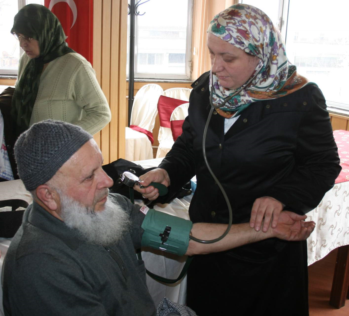 AK Parti'den Yaşlılara Sağlık Taraması