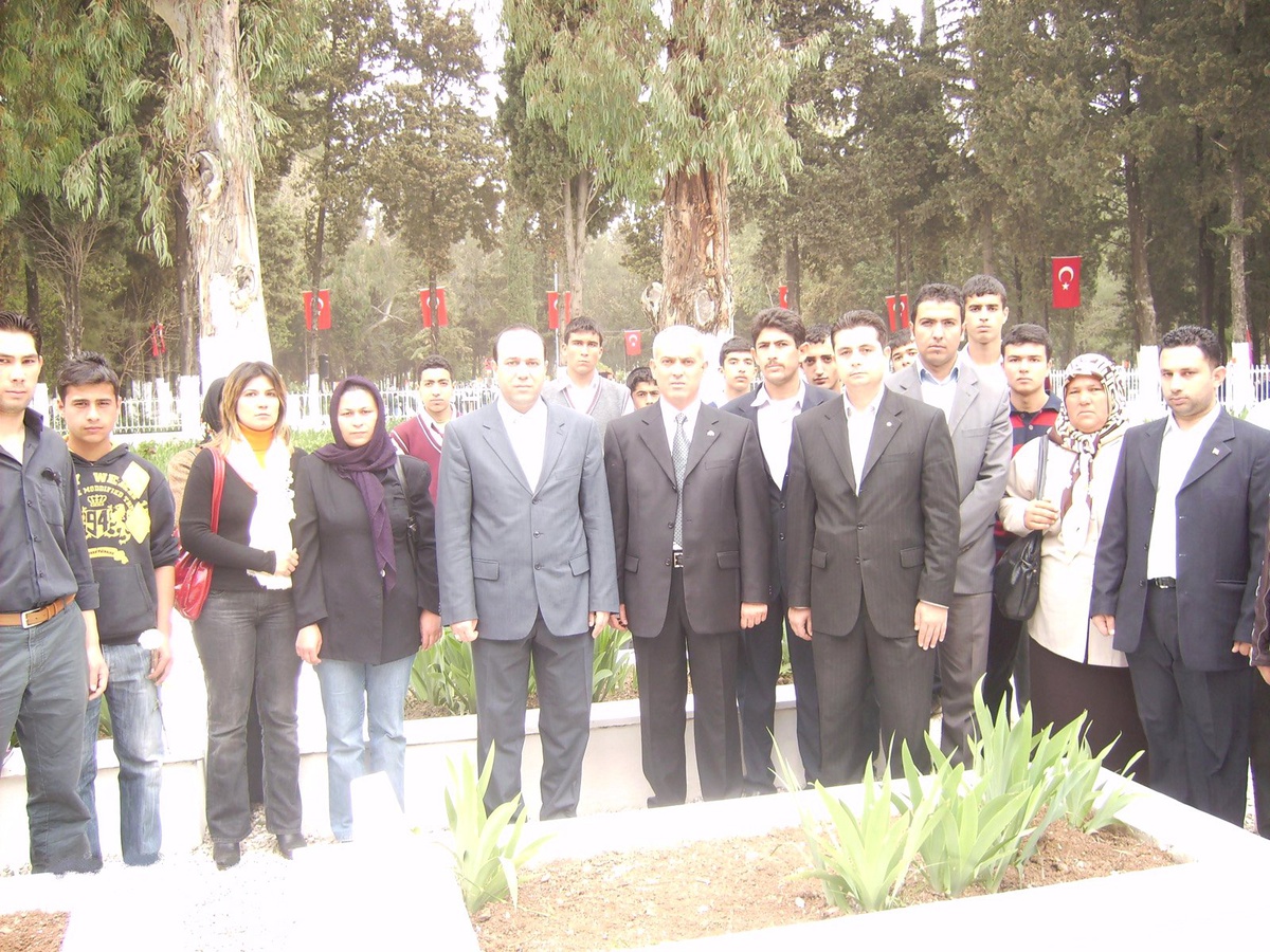 MHP'liler Şehitliği Ziyaret Etti