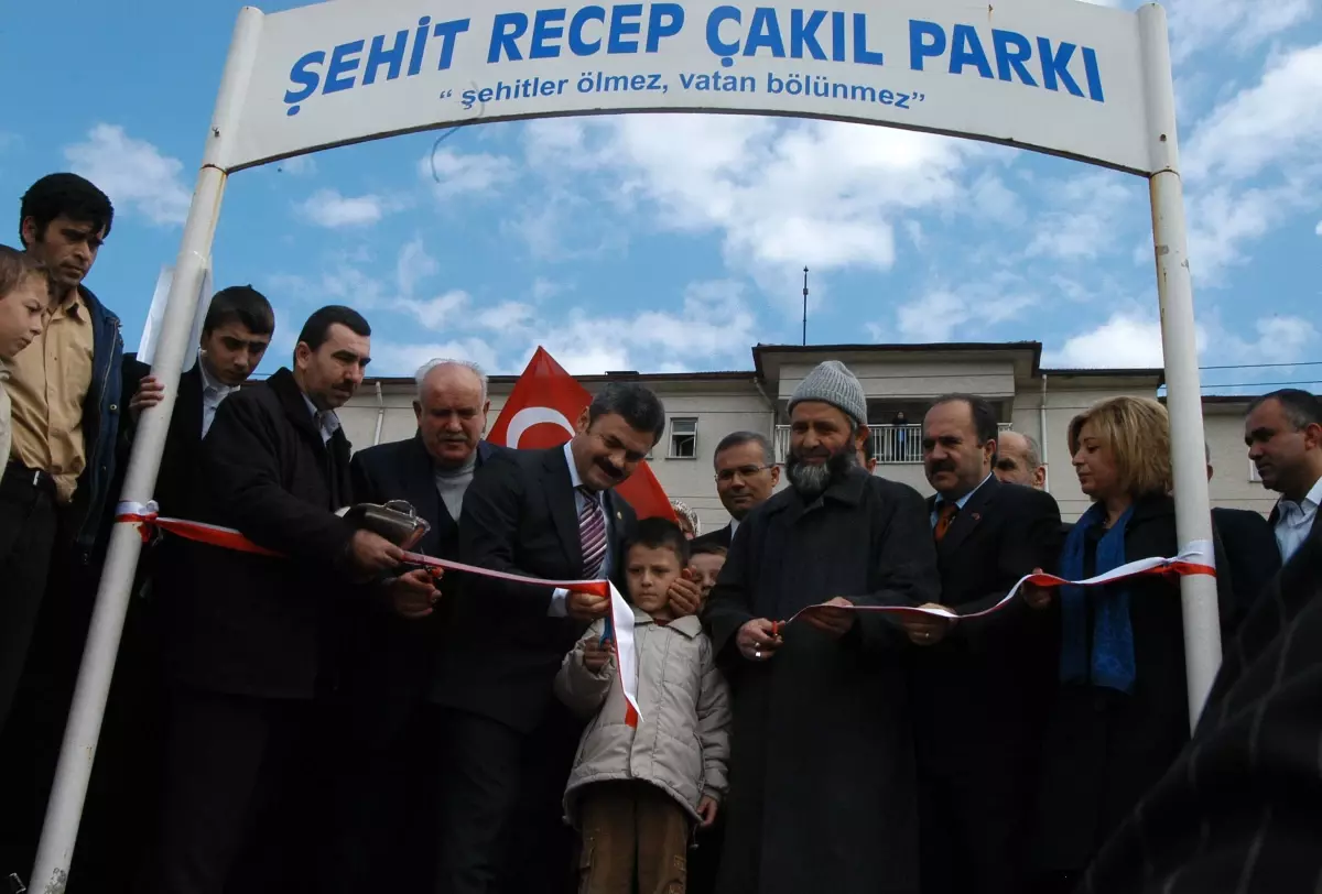 Şehit Polisin İsminin Verildiği Çocuk Parkı Açıldı