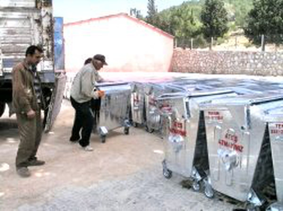 Silifke Belediyesi, 2 Bin Yeni Çöp Konteyneri Aldı