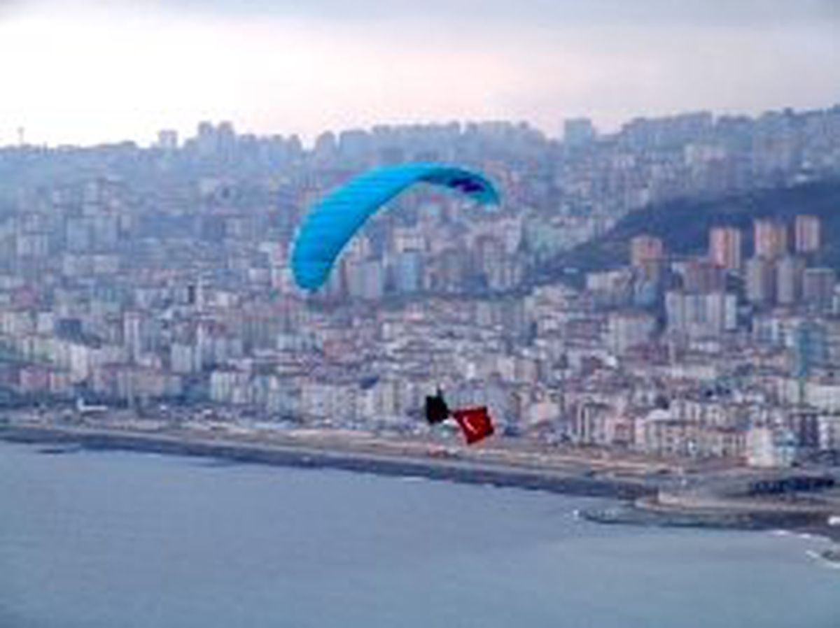 Trabzon'da Yamaç Paraşütü