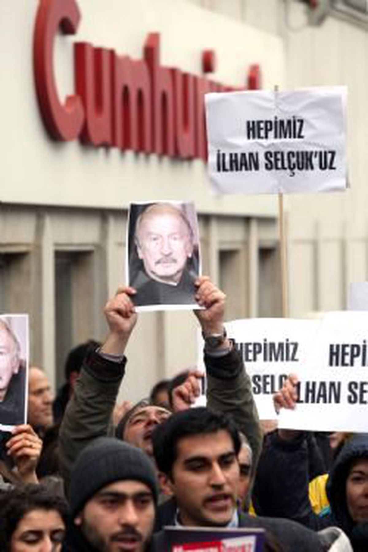 Alemdaroğlu: Ergenekon Soytarılık!