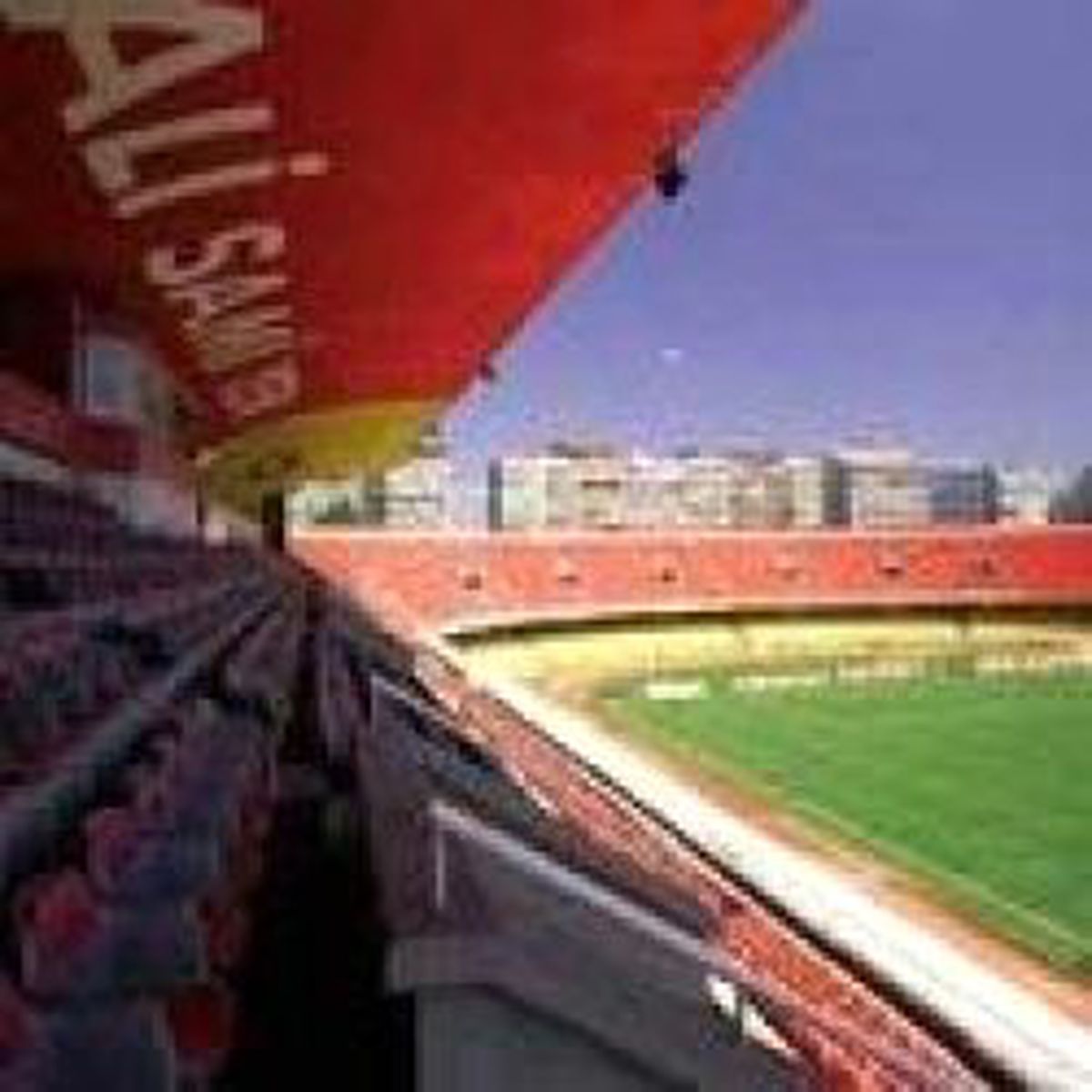 Galatasaray'a 1 Maç Seyircisiz Oynama Cezası
