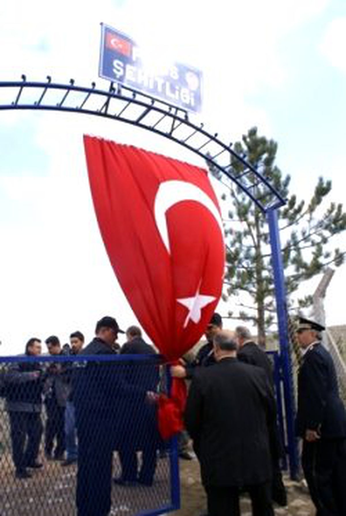 (Düzeltme) Kütahya'ya Polis Şehitliği
