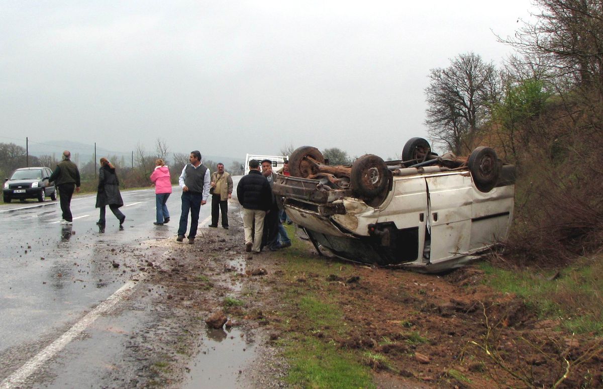 Çanakkale'de Trafik Kazaları: 5 Yaralı