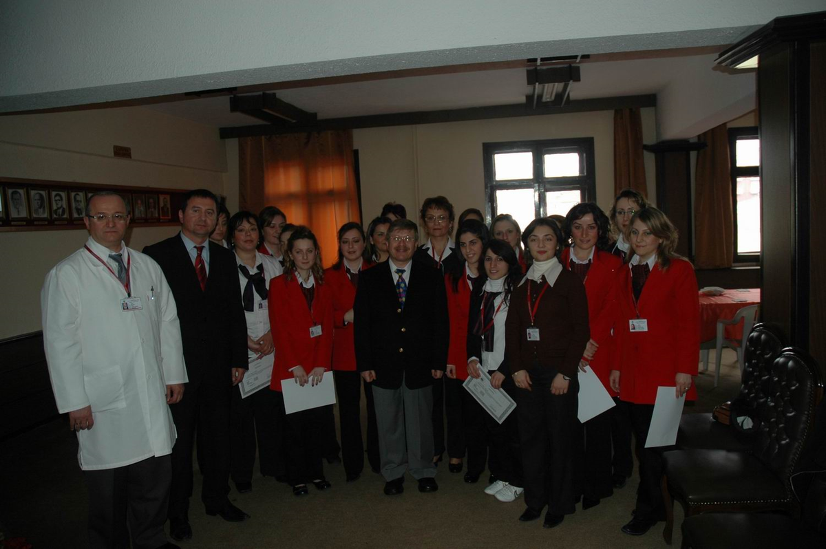 Kocaeli Devlet Hastanesi'nde Personele Yönelik Başlatılan Halkla İlişkiler Eğitimleri Sürüyor