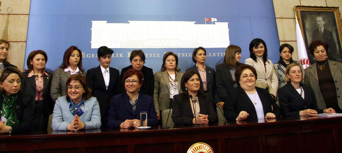 AK Parti'nin Kadın Milletvekillerinden 'Fırsat Eşitliği Komisyonu' Teklifi