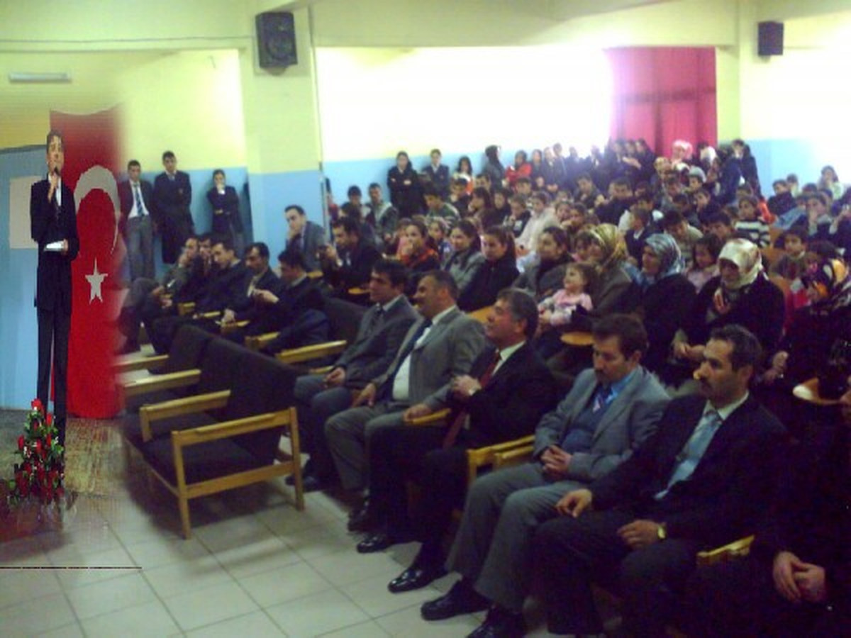 Demirözüâ€™nde Şiir Programı
