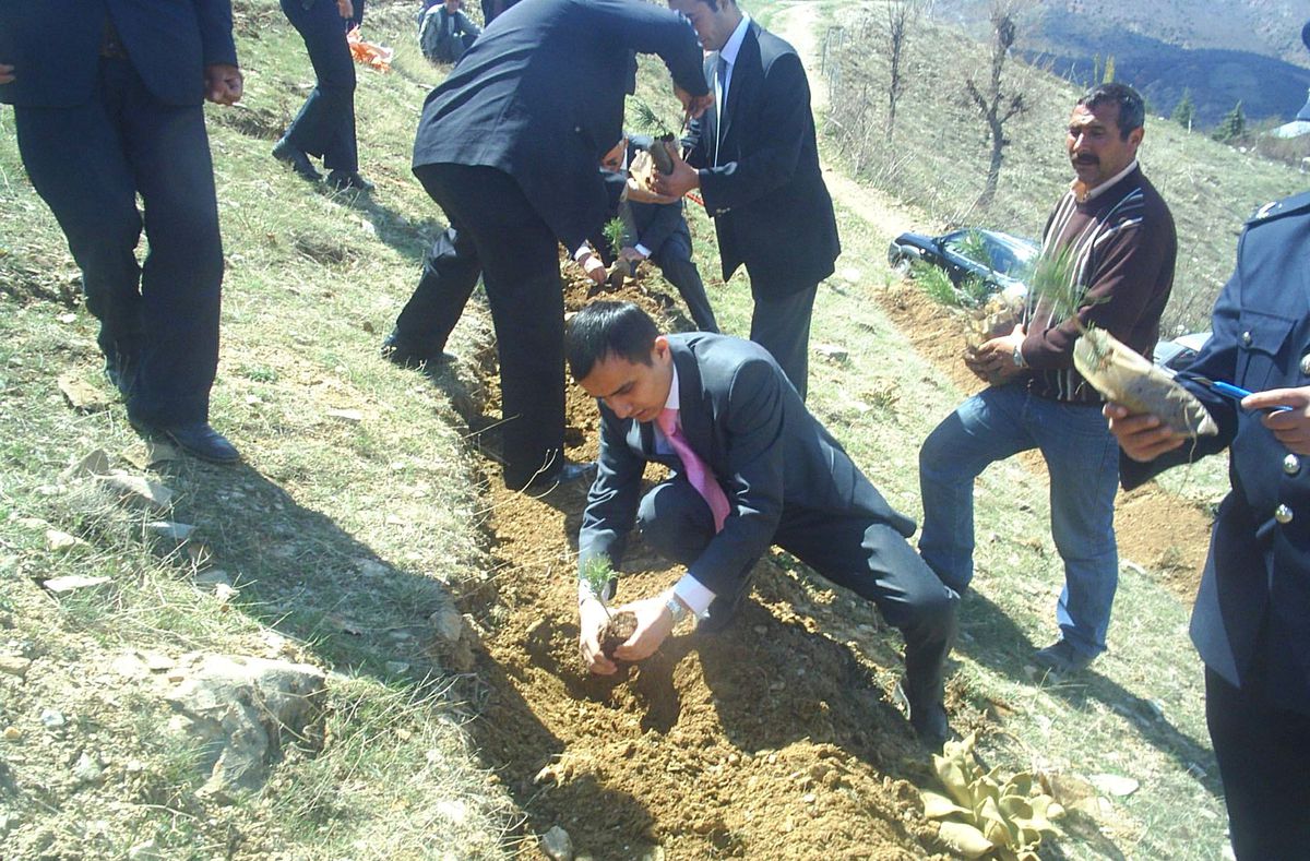 Polis Hatıra Ormanı'na Fidan Dikildi