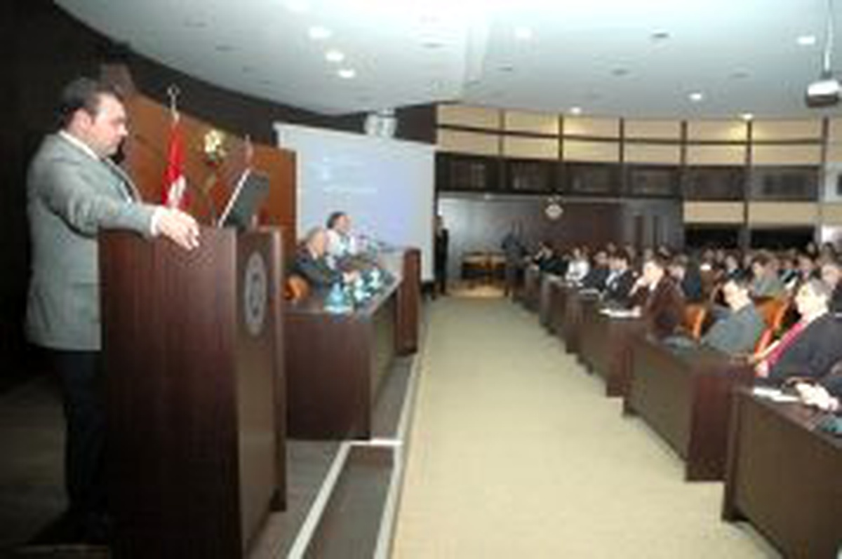Büyükşehir Belediyesi, Çalışanlarına Yönelik Eğitim Seminerlerini Sürdürüyor