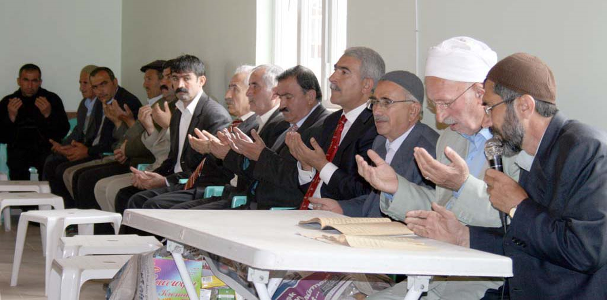 DTP'li Batman Belediyesi'nden 'Kutlu Doğum Haftası' Mevlidi