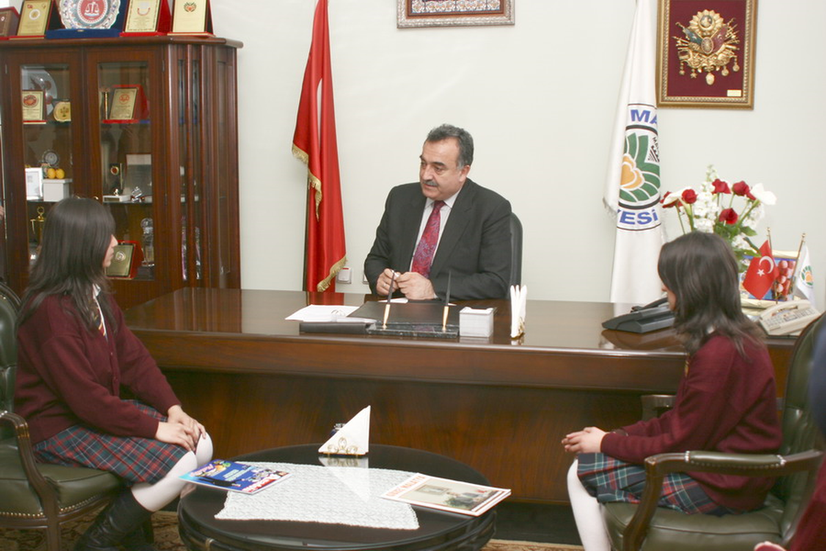 Öğrencilerin Başkanla Röportaj Heyecanı
