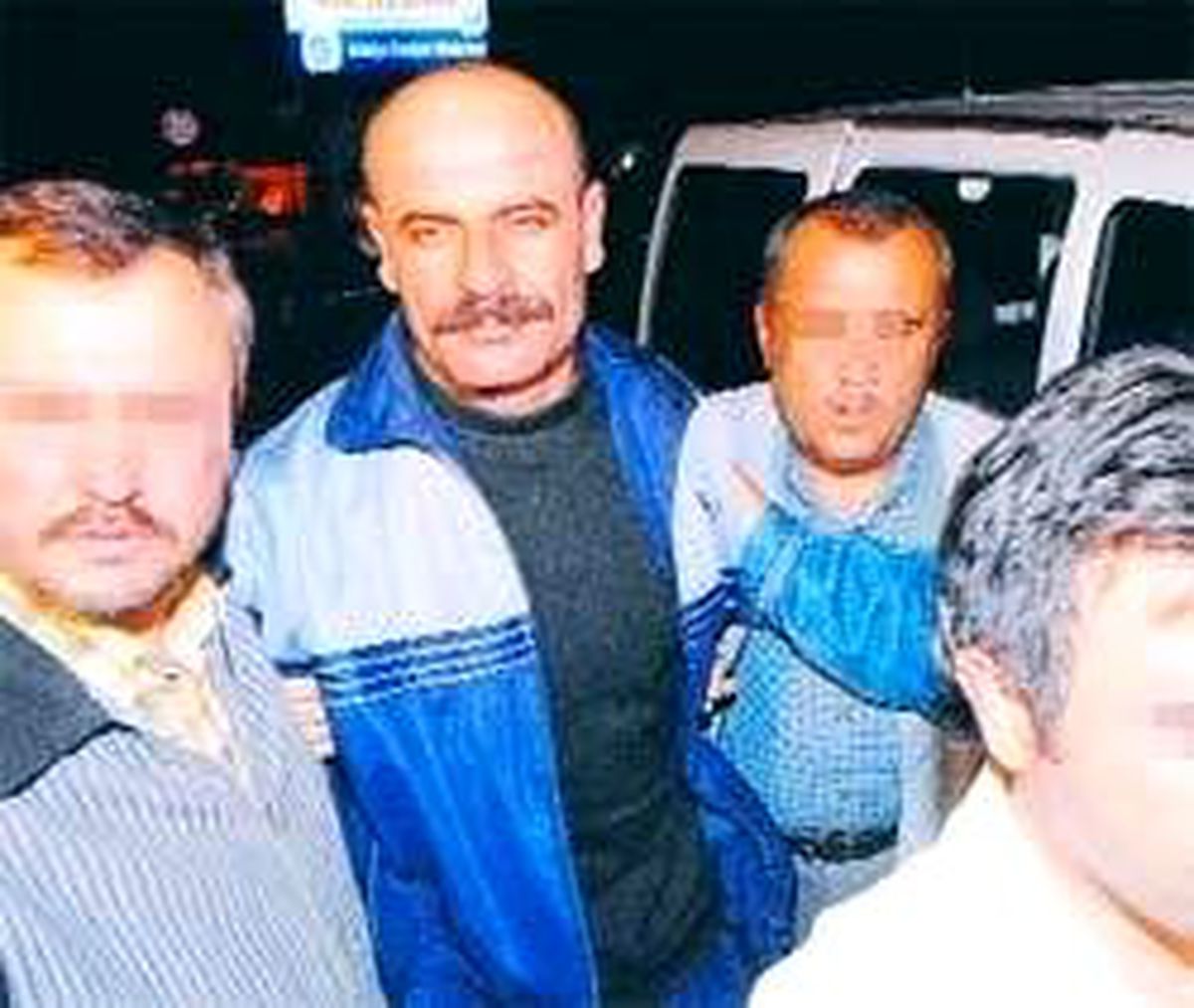 Sakalı Kesti, Dövmeyi Silemedi