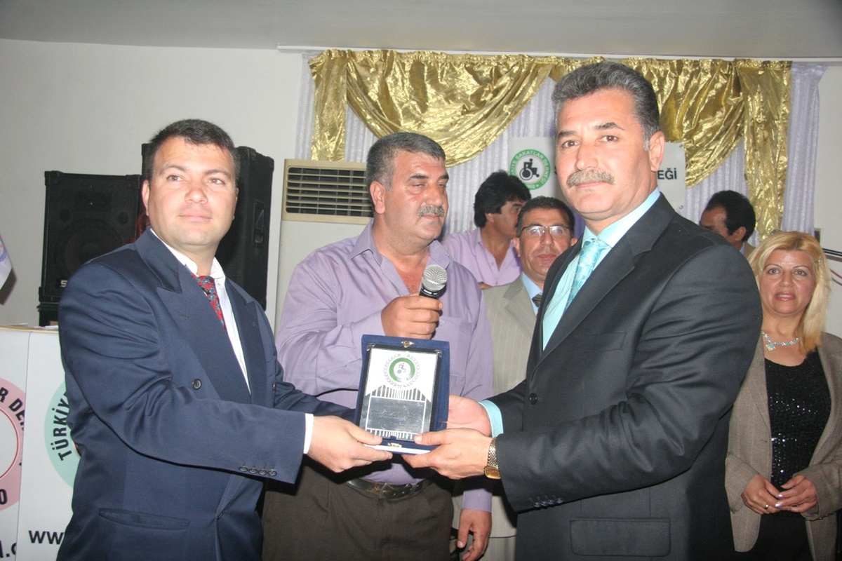 Türkiye Sakatlar Derneği'nden Başkan Tuna'ya Plaket