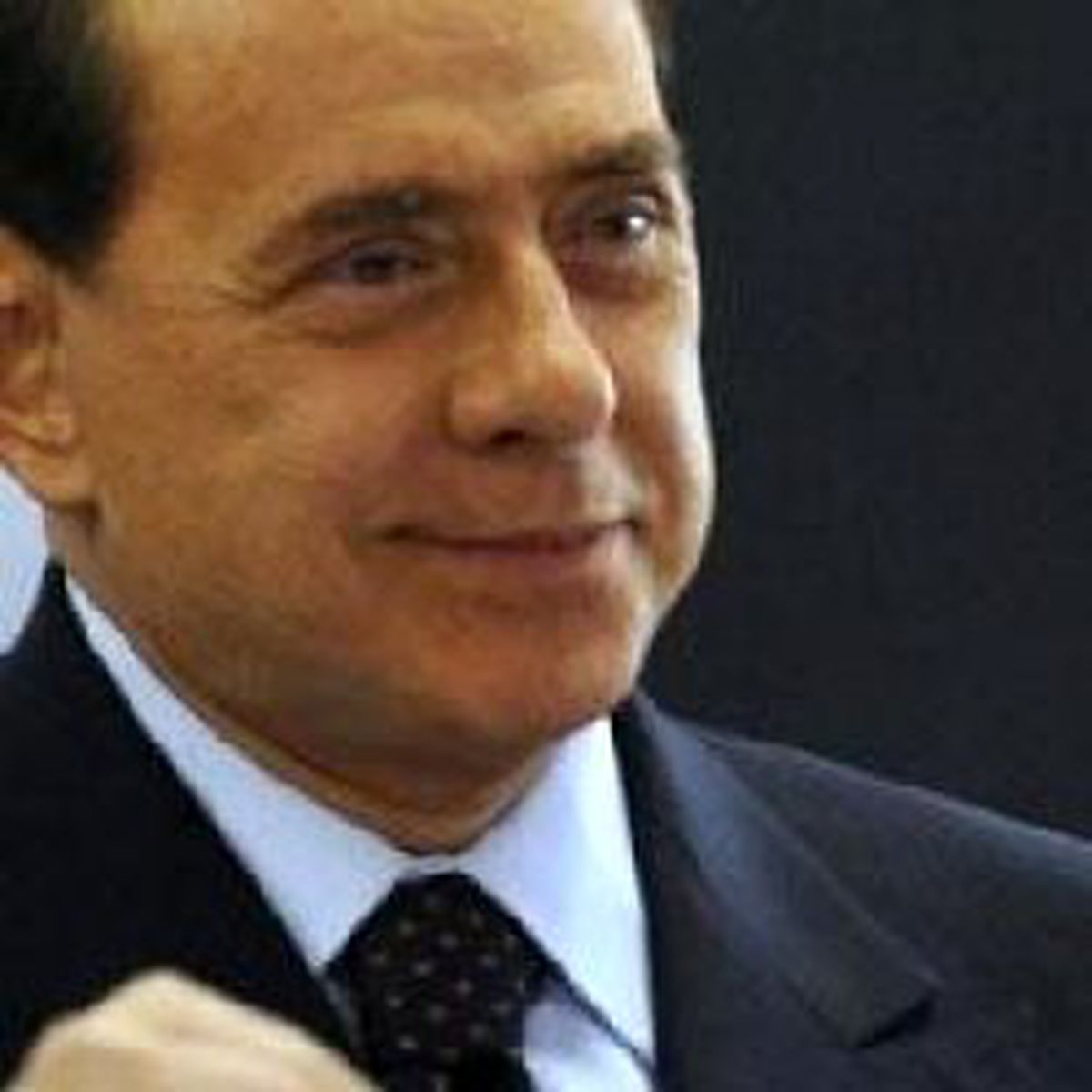 İtalya'da Berlusconi Önde Gidiyor