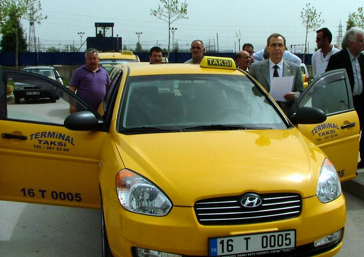 Kemal Demirel'den Taksici Esnafına Destek