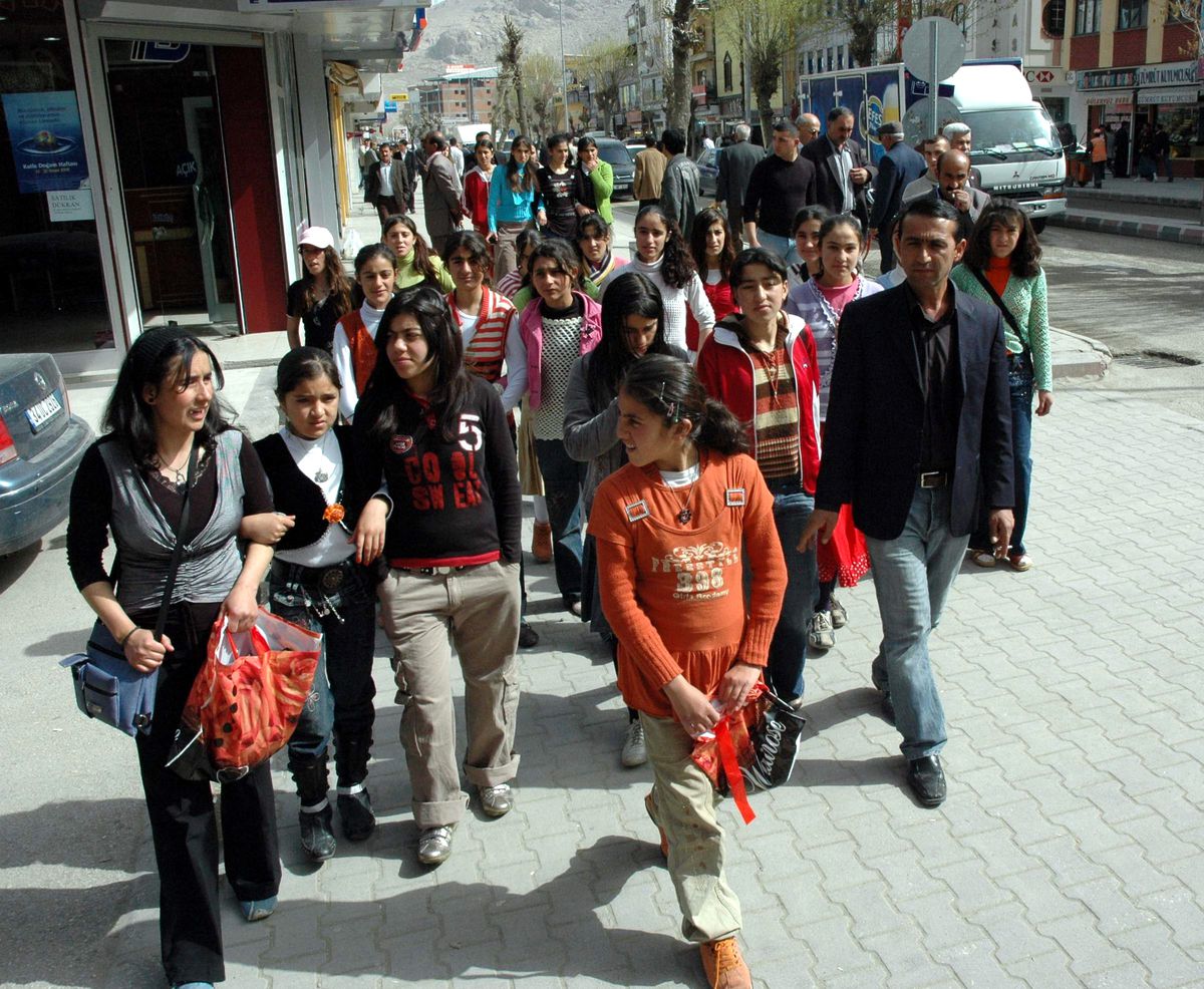 Köylü Kızların Başarısı