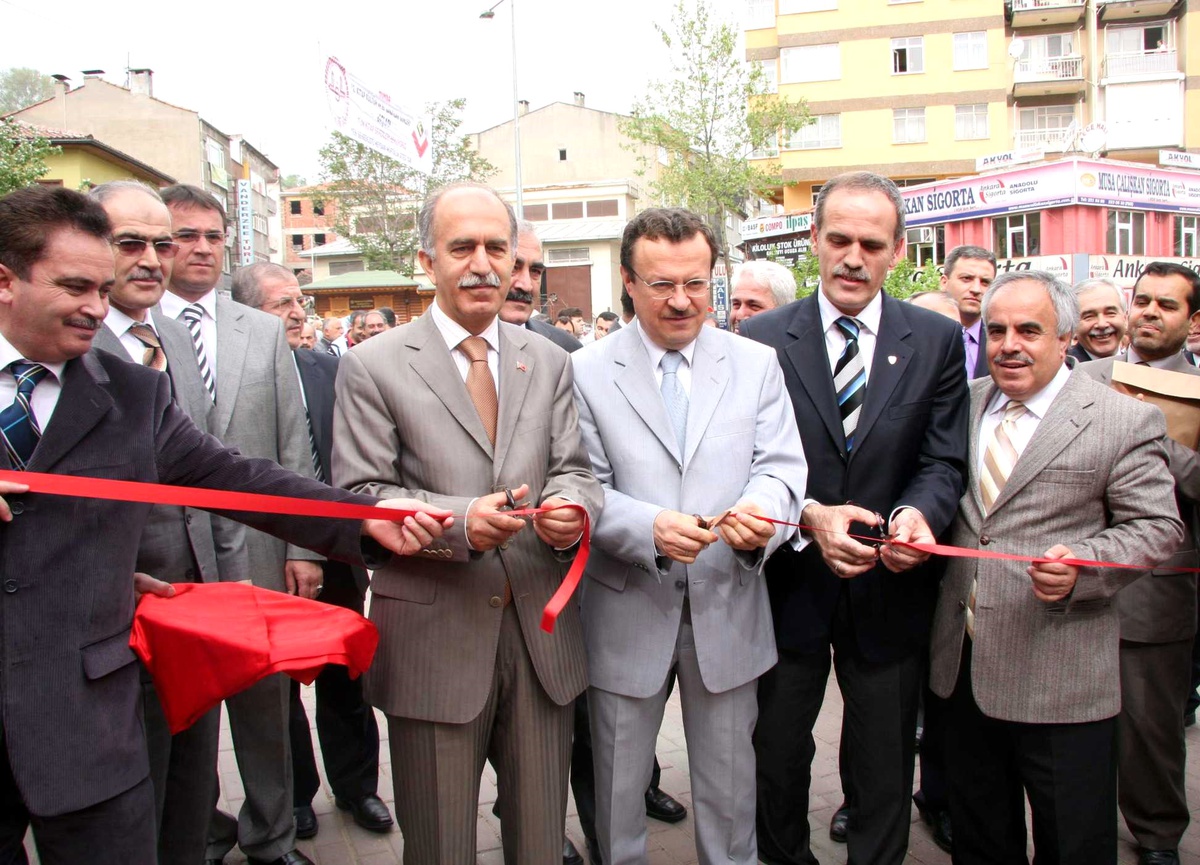 Kutlu Doğum Haftası, Kitap ve El Sanatları Sergisiyle Başladı