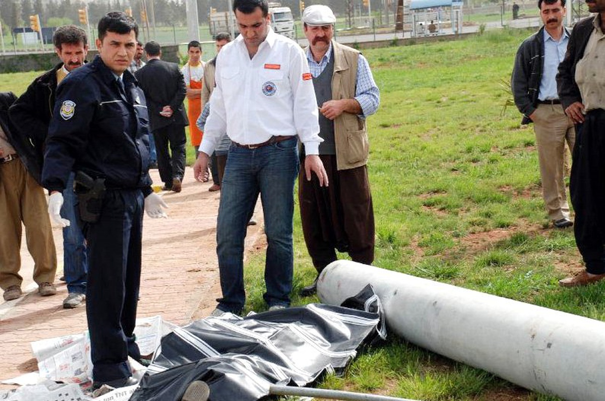 Beton Trafo Direğinin Altında Kalan İşçi Hayatını Kaybetti