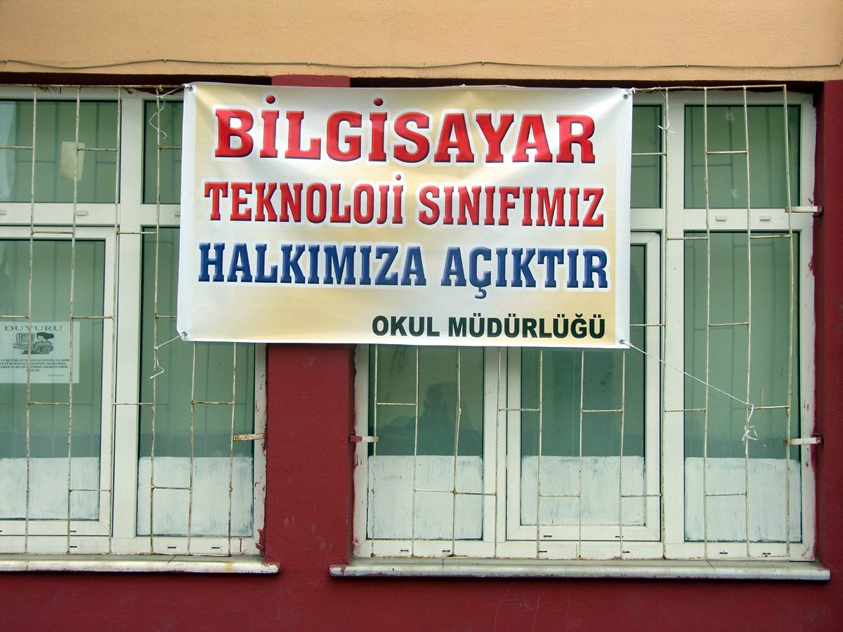 Bilgi Teknoloji Sınıfları Halka Açıldı