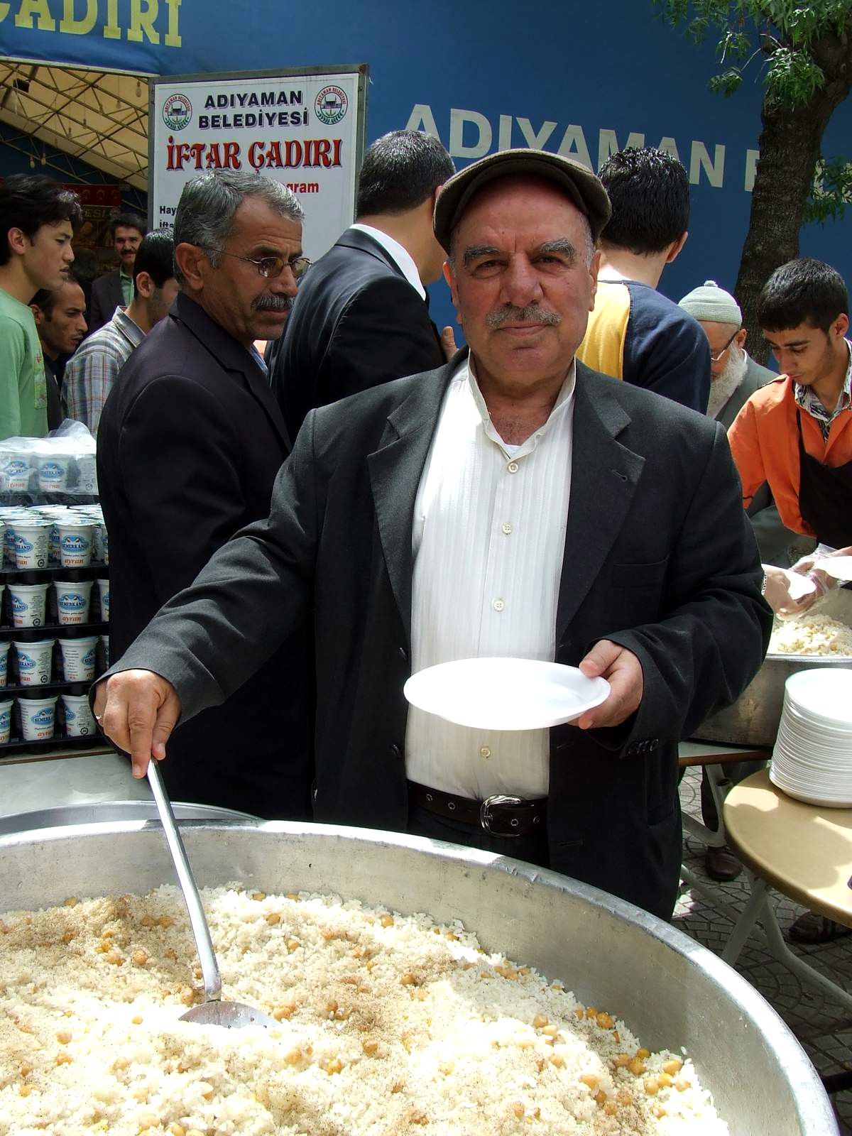 Kutlu Doğum Pilavı Dağıtıldı