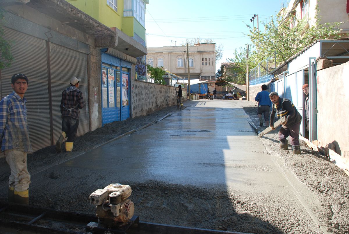 Şanlıurfa'nın Siverek İlçesinde Alt Yapı Çalışmaları