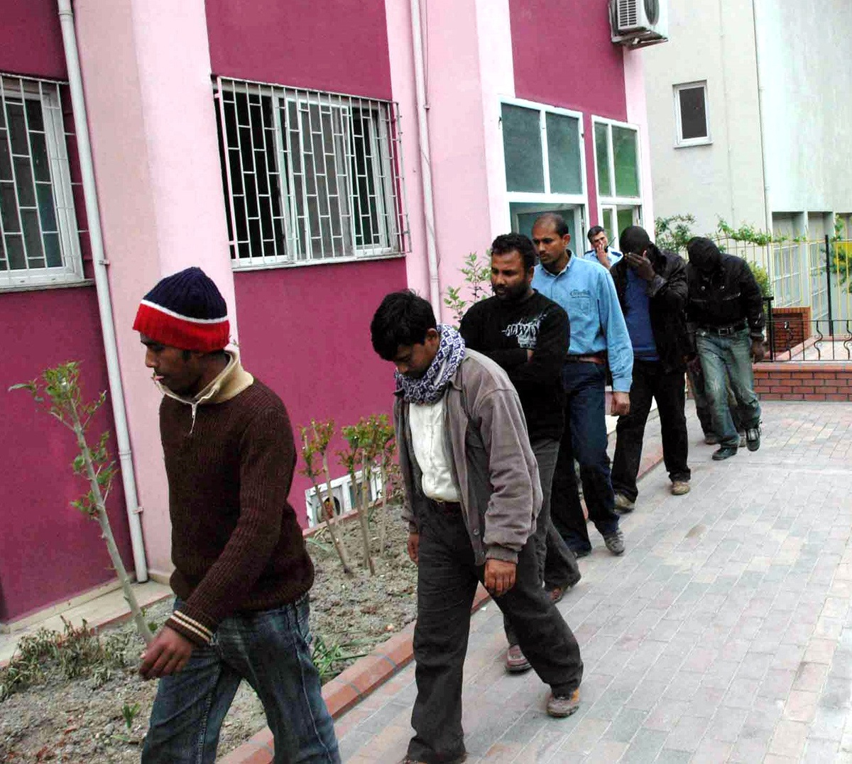 Belen'de 14 Kaçak Göçmen Yakalandı