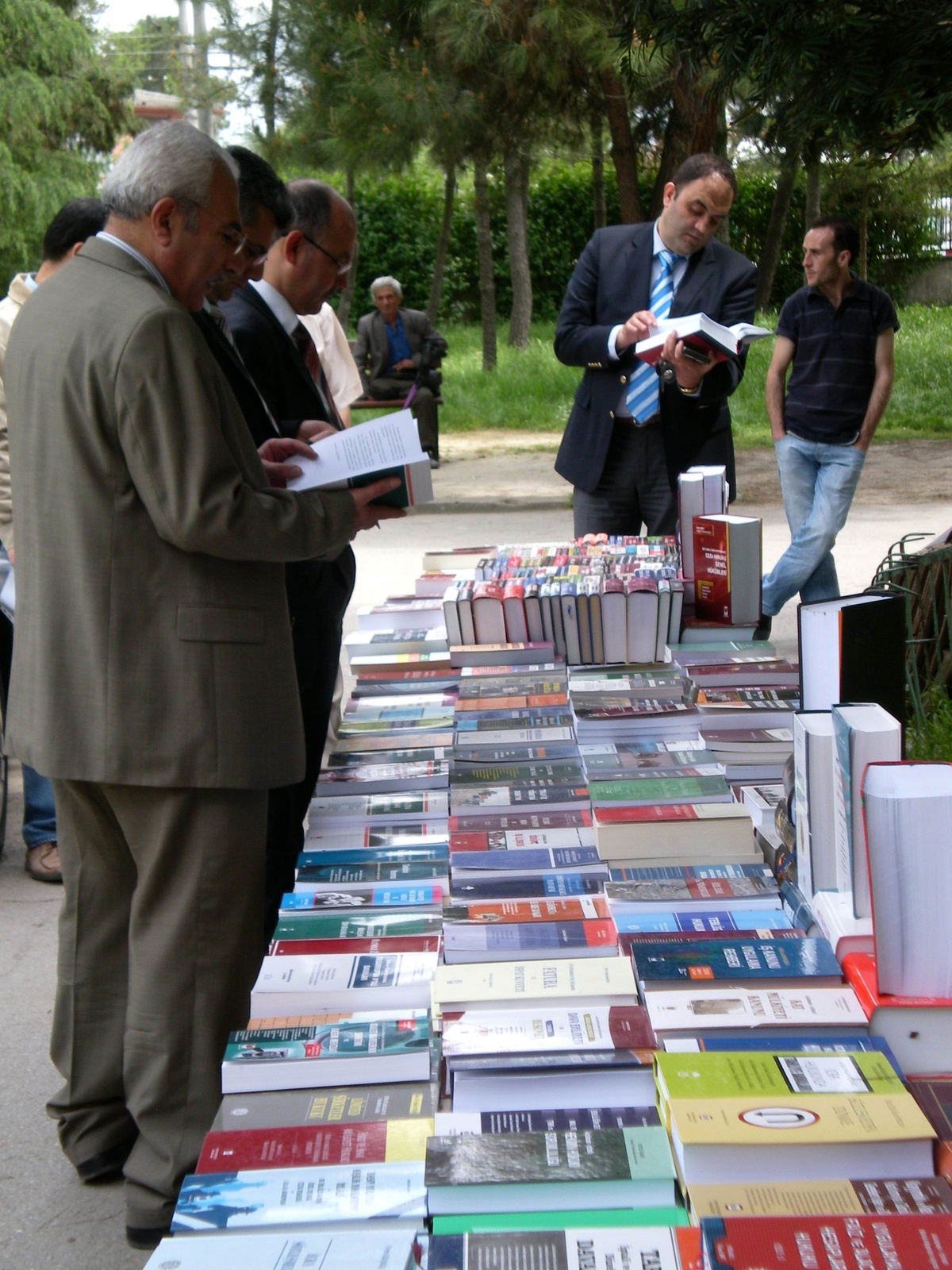 Boşanma Davalarıyla İlgili Kitaplar Yok Satıyor