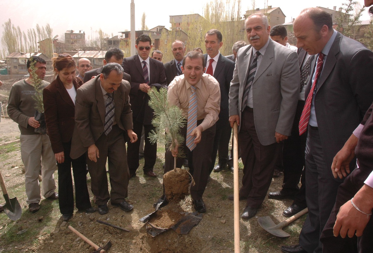 Hakkari'de Ağaçlandırma Çalışması