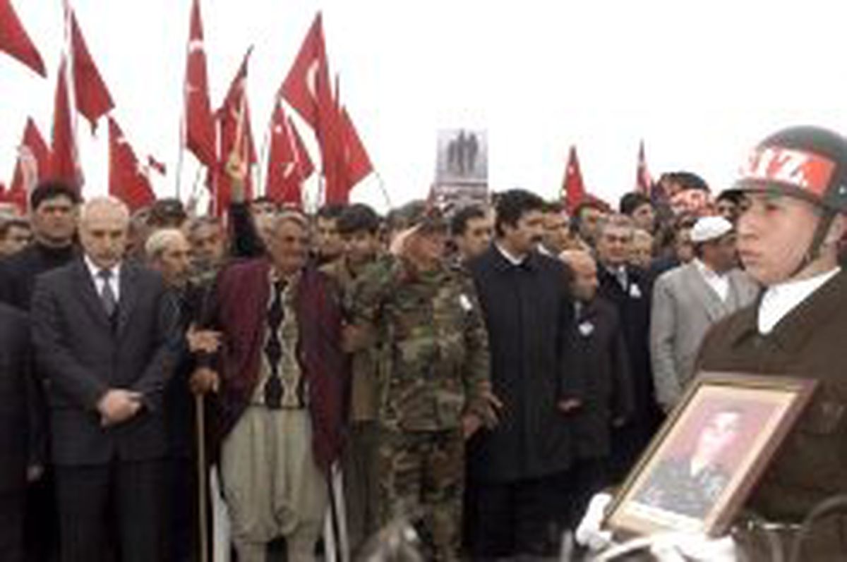 Komando Onbaşı İçin Tören