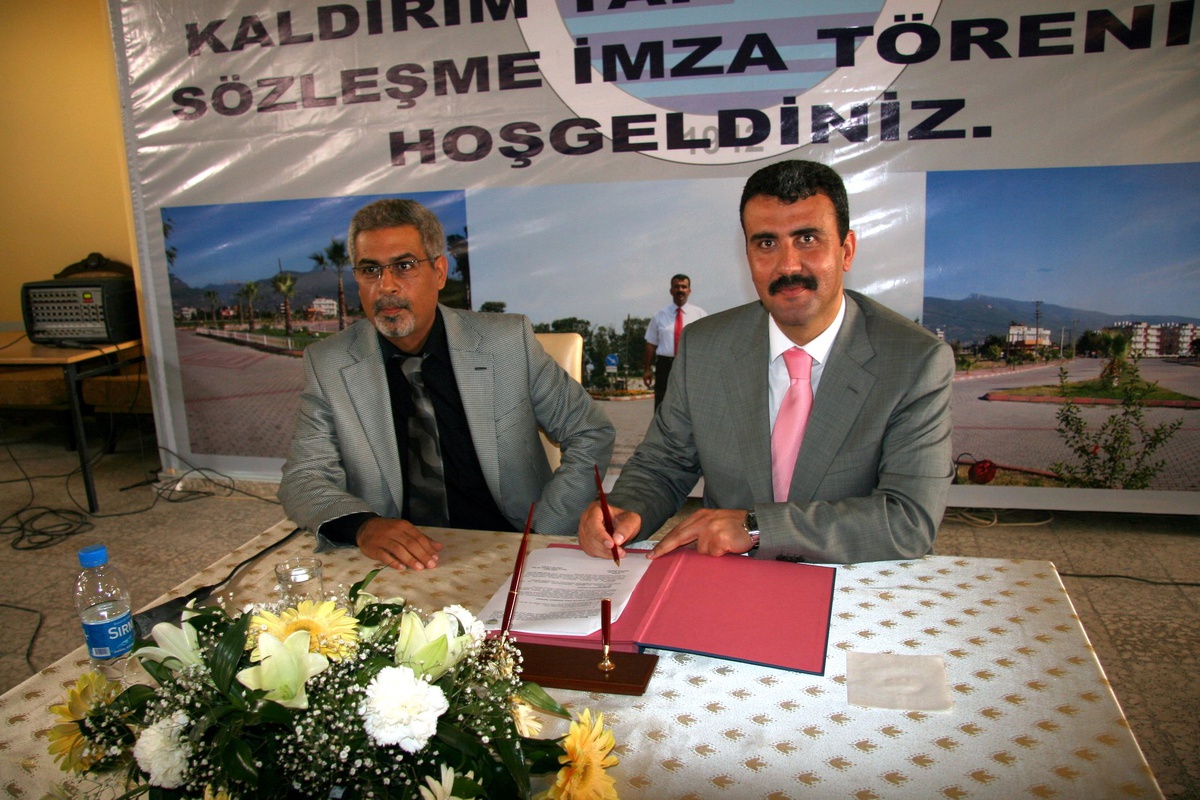 Payas'ta 50 Kilometrelik Yola Kilitli Parke Taşı Döşenecek