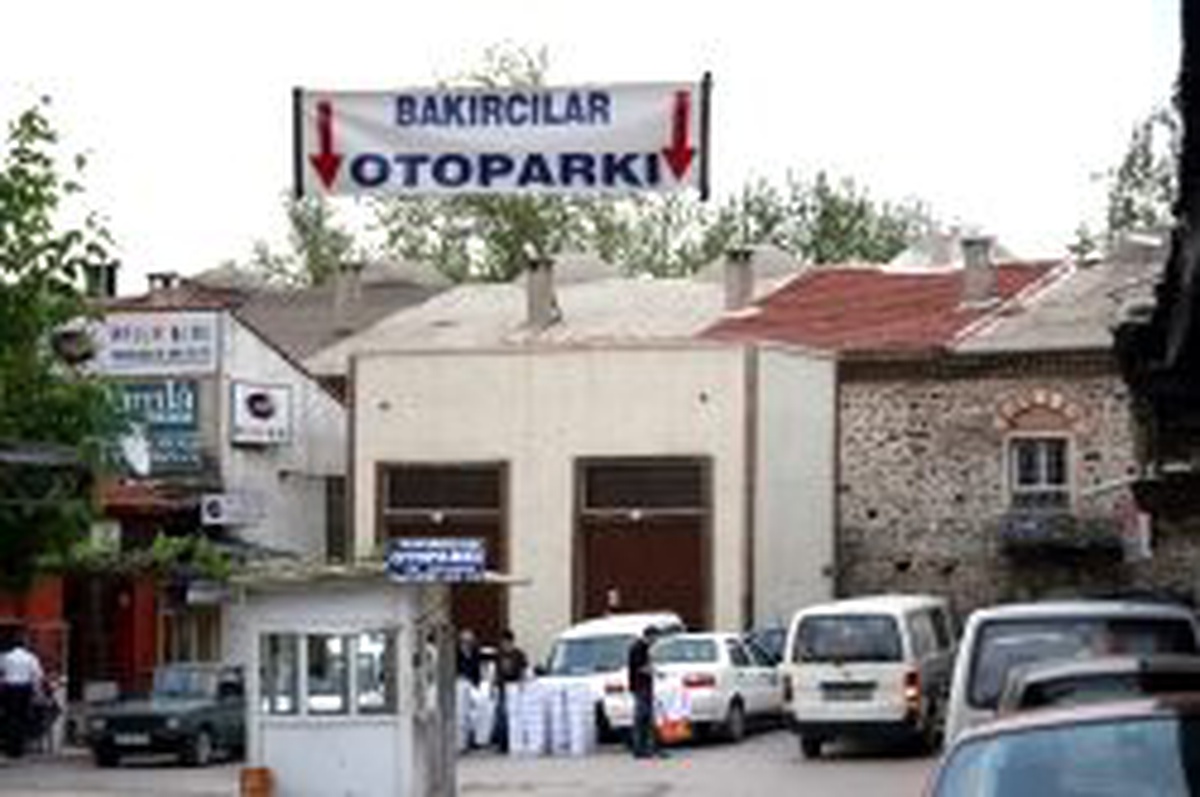 Tarihi Hanları Kapatan İnşaatlar Yükseliyor