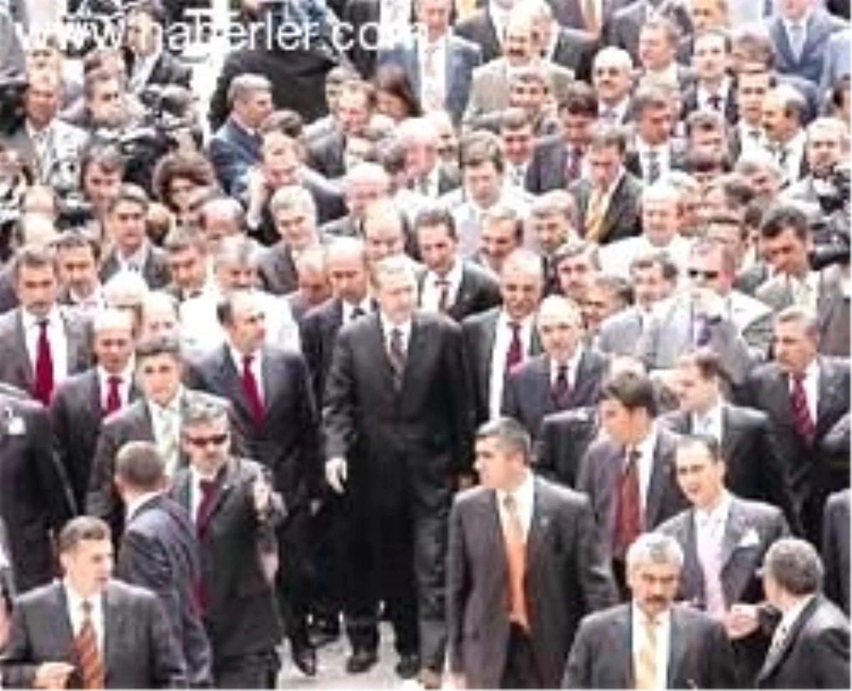 AKP\'den \'Cumhurbaşkanına Yetki\'den Geri Adım