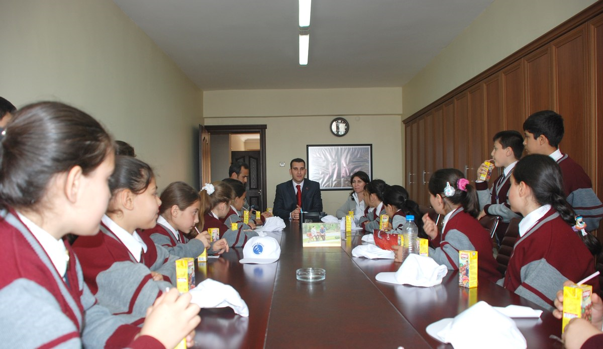 Beyaz Martılar Başkan Kayaâ€™yı Makamında Ziyaret Etti
